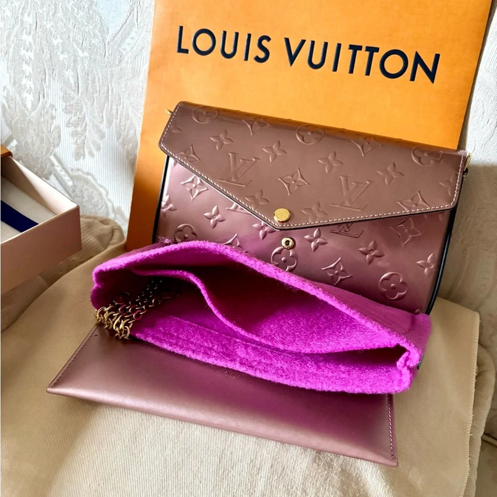 Louis Vuitton Pochette Felicie 
in Patent Vernis Leather - Picture 6 of 10